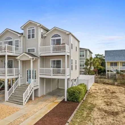 Image 2 - 112 Carolina Avenue, Holden Beach, Brunswick County, NC 28462, USA - House for sale