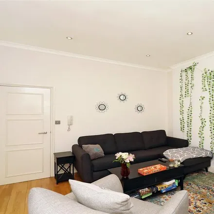 Image 8 - 18 Hatherley Grove, London, W2 5RG, United Kingdom - Apartment for rent