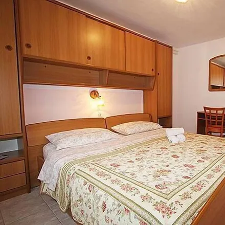 Rent this 2 bed apartment on 52466 Grad Novigrad