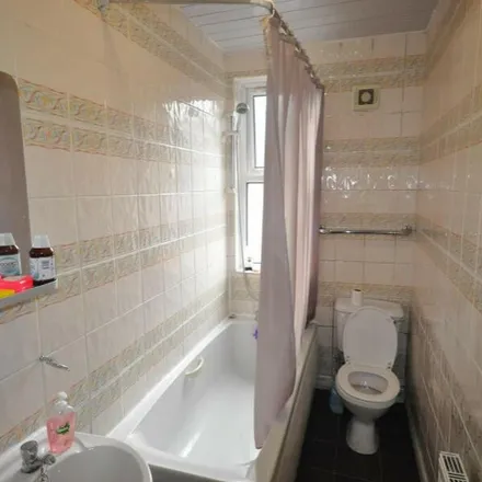 Image 2 - Meadow View, Leeds, LS6 1JQ, United Kingdom - Apartment for rent