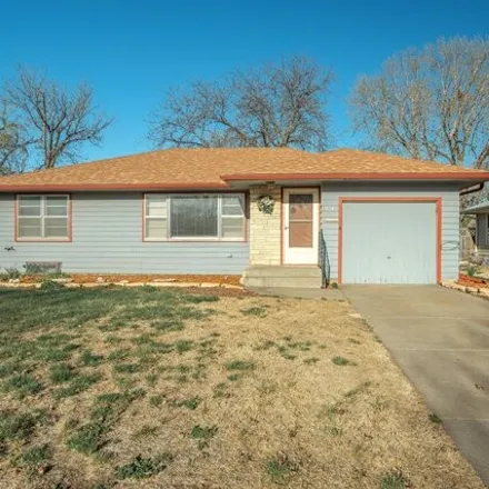 Buy this 3 bed house on 874 Kenison Road in Salina, KS 67401