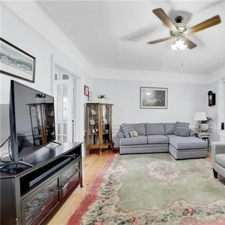 Image 5 - 140 73rd Street, New York, NY 11209, USA - House for sale