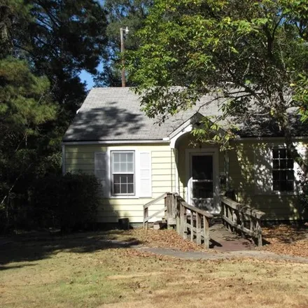 Rent this 2 bed house on 105 East Edgewood Drive in Durham, NC 27704