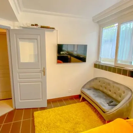 Rent this 1 bed apartment on 4 Rue du Général Gallieni in 93110 Rosny-sous-Bois, France