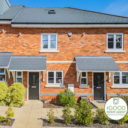 Buy this 3 bed townhouse on Highgrove Close in Debden Green, IG10 2FD