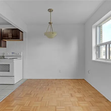 Image 9 - 799 Robinson Street, Burlington, ON L7R 2J4, Canada - Apartment for rent