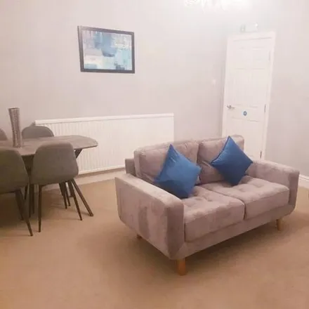 Image 7 - Broom Grove, Rotherham, S60 2TE, United Kingdom - House for rent