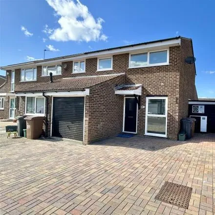 Buy this 3 bed house on 68 Lupin Drive in Chelmsford, CM1 6FH