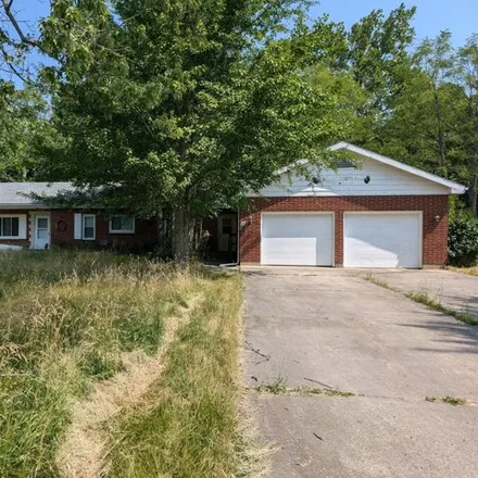 Buy this 3 bed house on 1466 Irvin Rd in Lima, Ohio