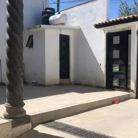 Buy this 6 bed house on Calle Niños Héroes in Amealco de Bonfil, QUE