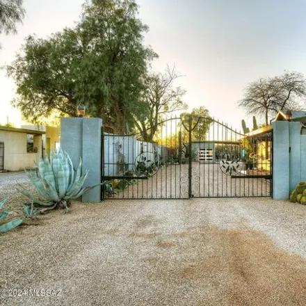 Buy this 3 bed house on 3653 North Vine Avenue in Tucson, AZ 85719