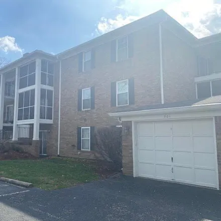 Buy this 2 bed condo on 609 Donard Park Avenue in Louisville, KY 40218