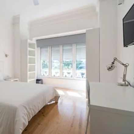 Rent this 7 bed room on Avenida 5