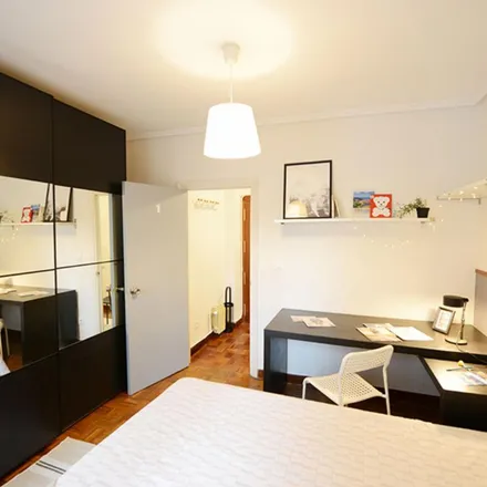 Rent this 4 bed apartment on Calle Pintores Zubiaurre / Zubiaurre margolarien kalea in 3, 48012 Bilbao