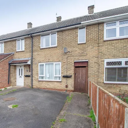 Buy this 3 bed townhouse on Sweetbriar Close in Derby, DE24 0TF