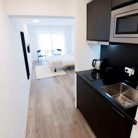 Image 2 - Saalburgallee, 60385 Frankfurt, Germany - Apartment for rent