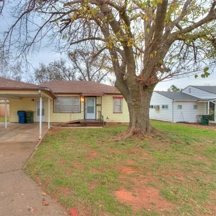 Buy this 3 bed house on 302 North 17th Street in Chickasha, OK 73018