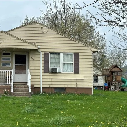 Buy this 3 bed house on 404 N Glenellen Ave in Youngstown, Ohio