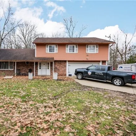 Buy this 5 bed house on Ohio Turnpike in Olmsted Falls, OH 44028