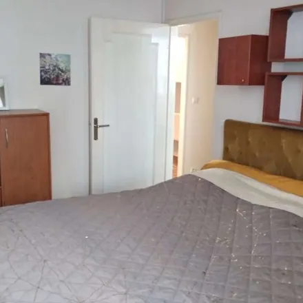 Rent this 4 bed apartment on 12 Rue de Pontoise in 78100 Saint-Germain-en-Laye, France