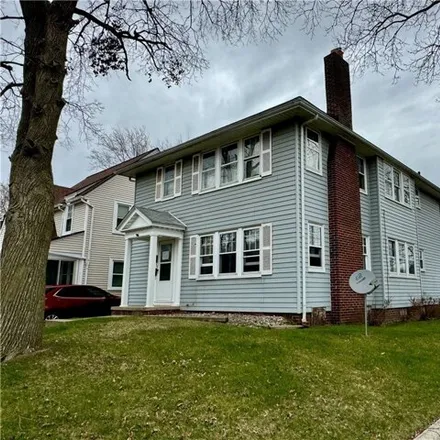 Buy this 4 bed house on 1495 Royalton Road in Toledo, OH 43612