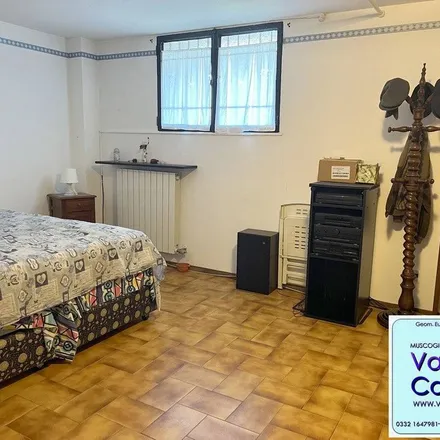 Rent this 2 bed apartment on Martitt in Via Pasubio, 21036 Gemonio VA