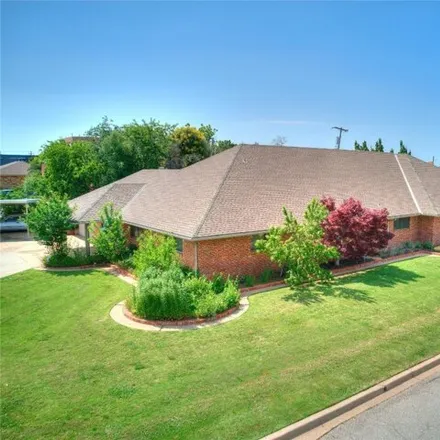 Buy this 6 bed house on 5905 North Ross Avenue in Oklahoma City, OK 73112