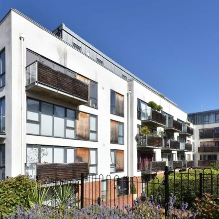 Rent this 2 bed apartment on Somerhill Avenue in Brighton, BN3 1RW