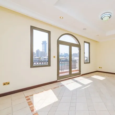 Image 4 - Shoreline Street, Palm Jumeirah, Dubai, United Arab Emirates - House for rent