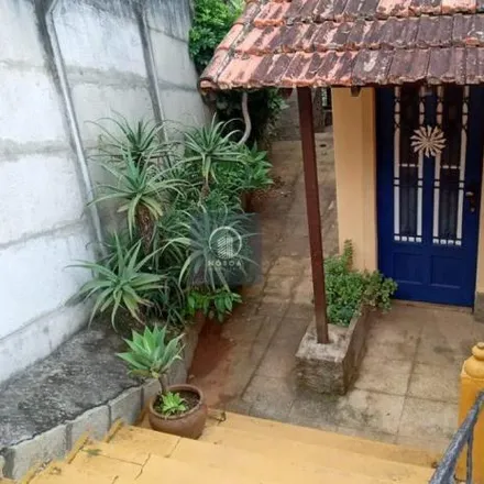 Buy this 2 bed house on Rua Teresa Cristina in Jardim Salaco, Teresópolis - RJ