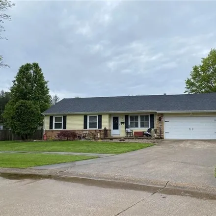 Buy this 3 bed house on 979 Westgate Drive in Charleston, IL 61920