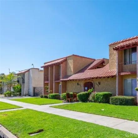 Image 1 - 3918 North Lugo Avenue, San Bernardino, CA 92404, USA - Apartment for sale