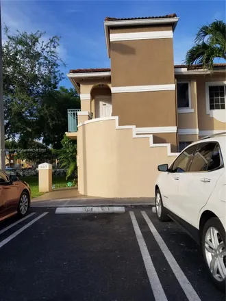 Rent this 3 bed condo on 6465 Southwest 130th Place in Kendale Lakes, Miami-Dade County