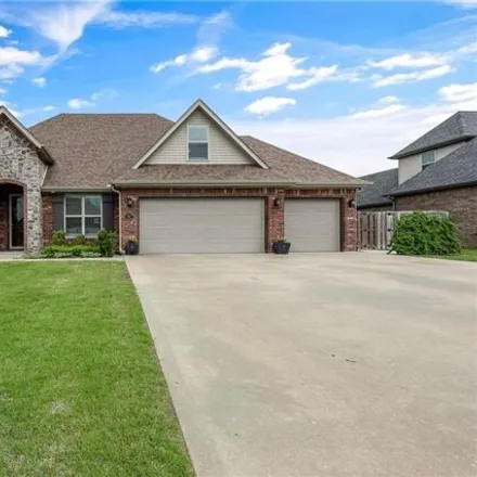 Buy this 5 bed house on 10699 West Drive in Rogers, AR 72758
