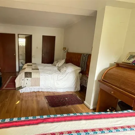 Buy this 6 bed house on Camino de las Nieves 1540 in 761 0685 Provincia de Santiago, Chile