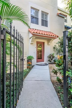 Image 3 - 3010 West Stovall Street, Tampa, FL 33629, USA - Townhouse for sale