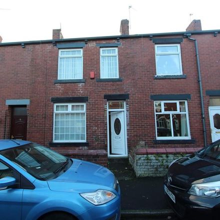 Rent this 2 bed house on Whalley Road in Rochdale, OL11 5EF