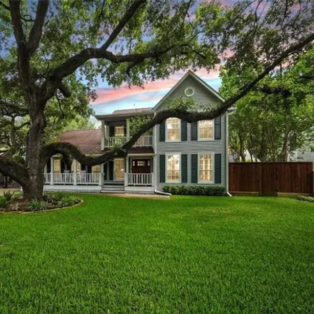 Buy this 4 bed house on 854 West 43rd Street in Houston, TX 77018
