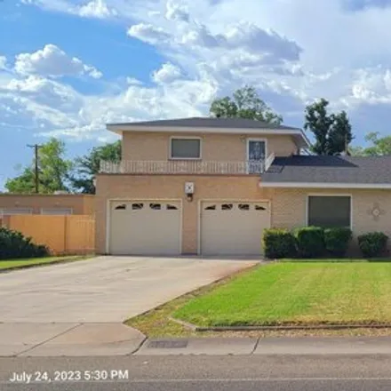 Buy this 4 bed house on 631 Solar Road Northwest in Albuquerque, NM 87107