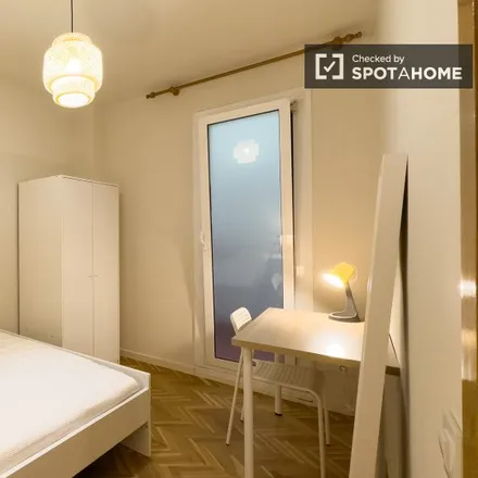 Rent this 4 bed room on Carrer de Sardenya in 310, 08013 Barcelona