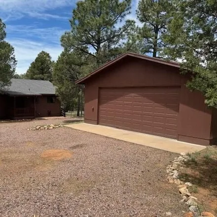 Buy this 2 bed house on 3332 Navajo Drive in Navajo County, AZ 85933