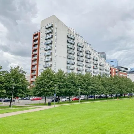 Rent this 1 bed apartment on 301-305 Glasgow Harbour Terraces in Thornwood, Glasgow