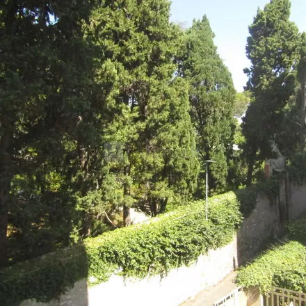 Rent this 6 bed apartment on Farmacia Benvenuto in Via Albaro 59 rosso, 16145 Genoa Genoa