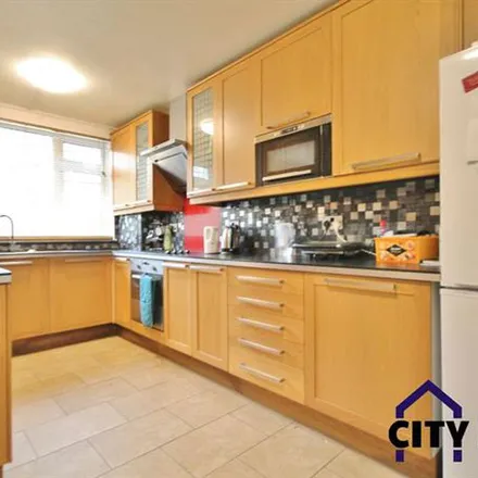 Rent this 5 bed apartment on Whitby Court in 1-30 Parkhurst Road, London