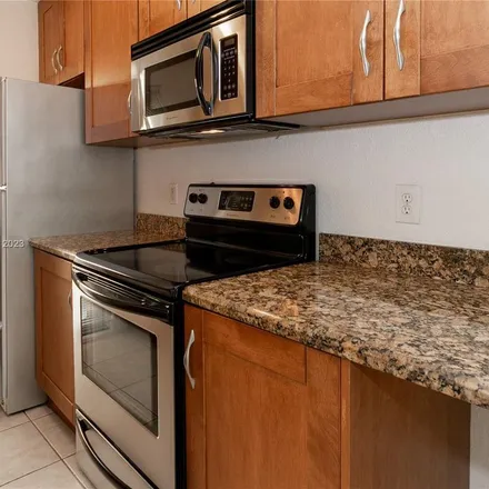 Rent this 1 bed apartment on 2633 Northeast 8th Avenue in Wilton Manors, FL 33334