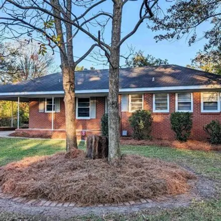 Buy this 3 bed house on 136 Briardale Avenue in Warner Robins, GA 31093