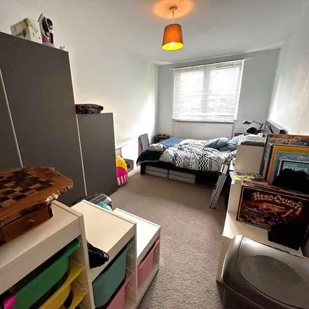 Image 6 - Campbell Road, Bromley-by-Bow, London, E3 4ED, United Kingdom - Apartment for rent