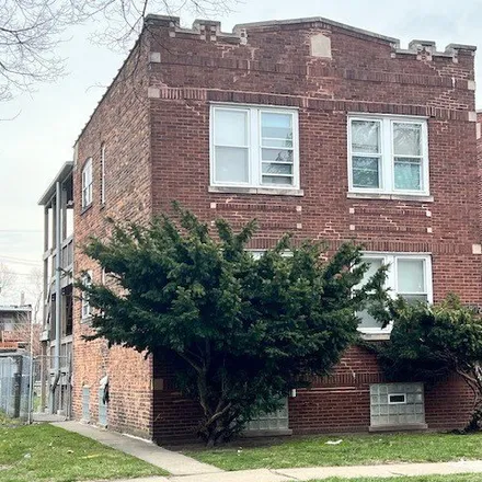 Buy this 8 bed house on 6909 South Indiana Avenue in Chicago, IL 60628