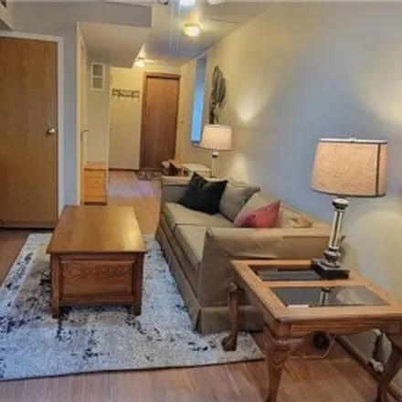 Image 3 - 938 Cromwell Avenue, Saint Paul, MN 55114, USA - Apartment for rent