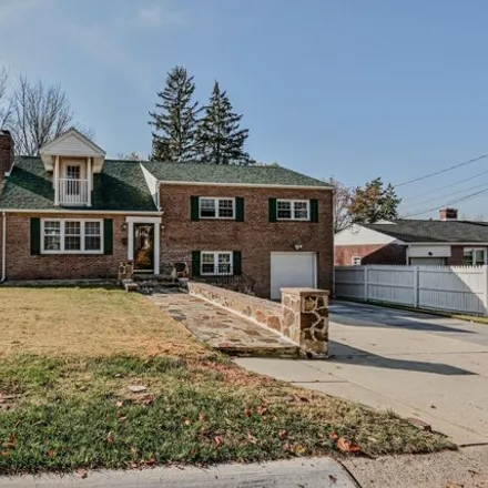 Buy this 4 bed house on 408 South Lynn Drive in Bellefonte, New Castle County